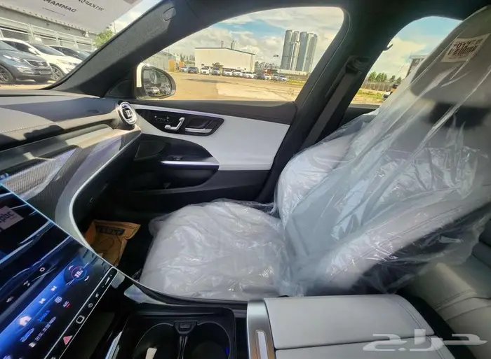 مرسيدس C200 2025 Kit AMG اصفار 19