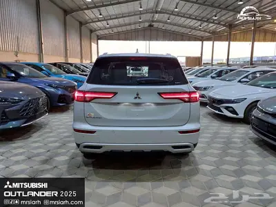 ميتسوبيشي اوتلاندر 4 4 نص فل 7 راكب 2025 6