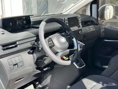 هونداي ستاريا 2025ديزل 9 راكب قير اتوماتيك بأكثر من لون 14