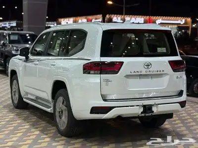 لاندكروزر 2025 GXR فل كامل L4 بريمي ابواب شفط كاش وبنك 4