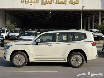 لاندكروزر 2025 GXR فل كامل L4 بريمي ابواب شفط كاش وبنك 3