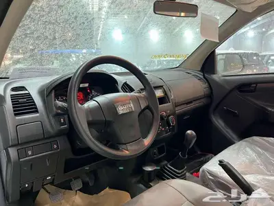 ايسوزو D-Max غمارة موديل2025 4