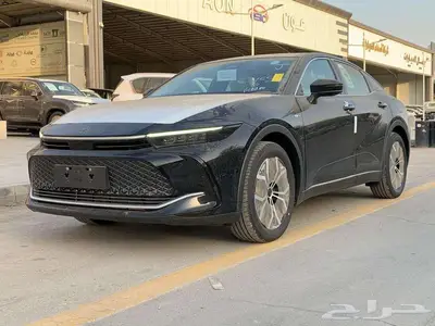 تويوتا كراون بريميوم هايبرد 2025 1