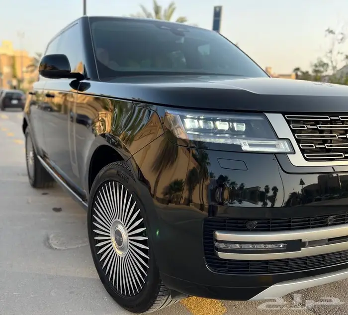 ( تم البيع ) رنج روفر 2023 بحالة الوكالة 9