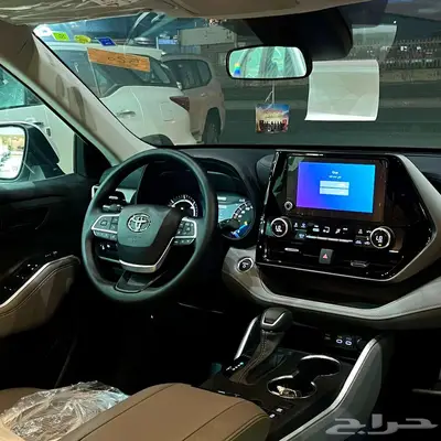 تويوتا هايلاندر GLE ابيض 2025 6