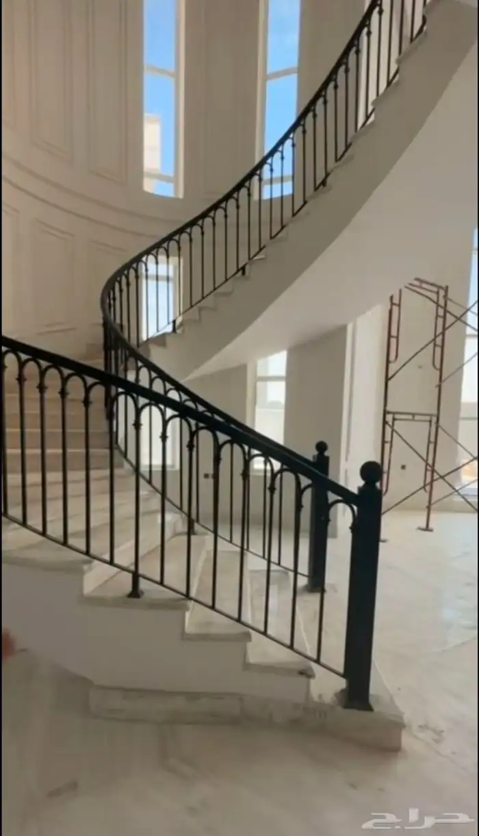 درابزين فاخر بتصميم عصري وجودة عالية 4
