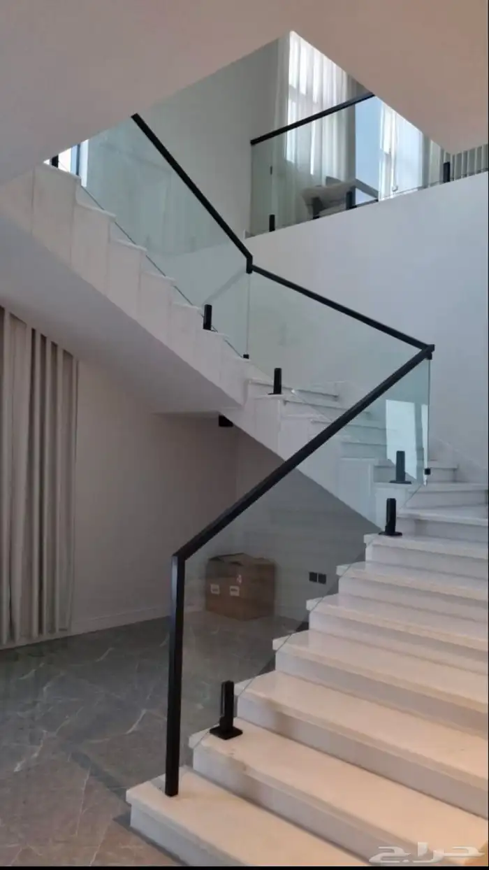 درابزين فاخر بتصميم عصري وجودة عالية 3