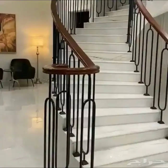 درابزين فاخر بتصميم عصري وجودة عالية 2