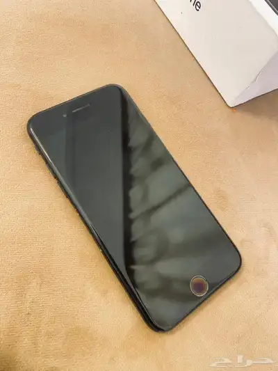 ايفون se 2020 7