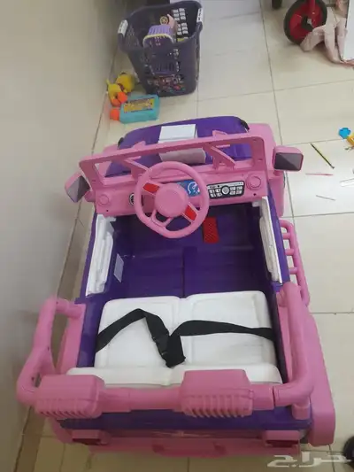 سيارة مع شاحن وريموت 0