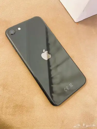 ايفون se 2020 8