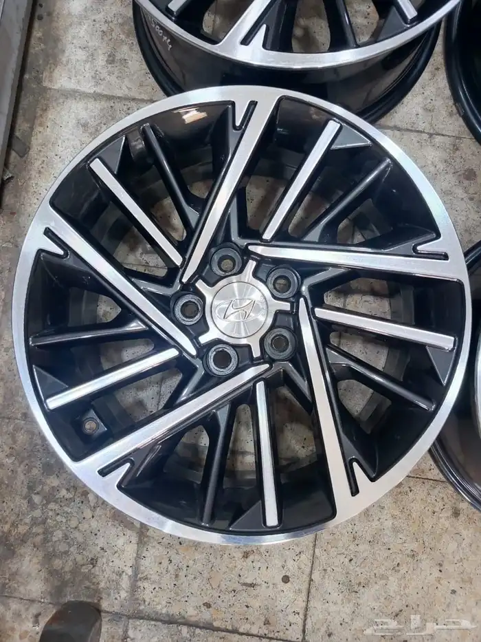 جنوط أزيرا موديل 2024 مقاس 17 اصلي وكاله 2