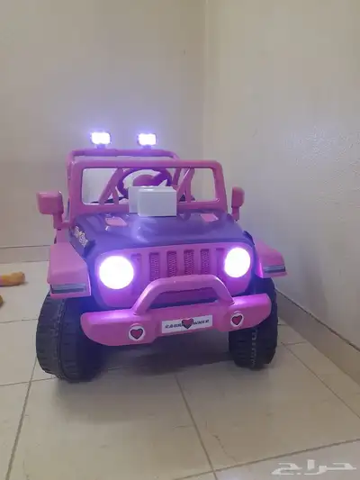 سيارة مع شاحن وريموت 1
