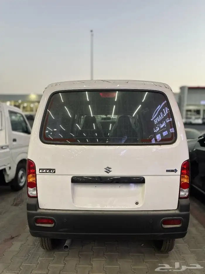 سوزوكي ايكو 2025 5