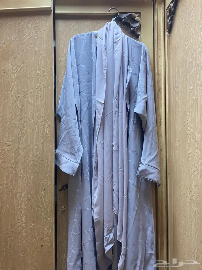 عباءه نسائيه غير مستخدمه جديده كليا من براند (عبايه شرقيه) 0