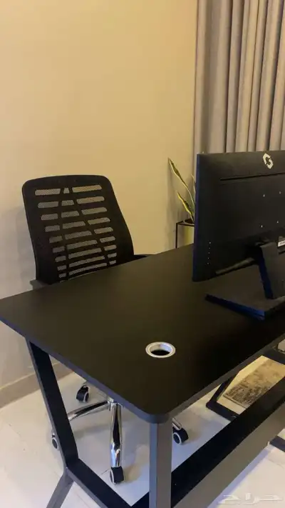 طاوله لبيع قيمنق استخدام 3شهور 1