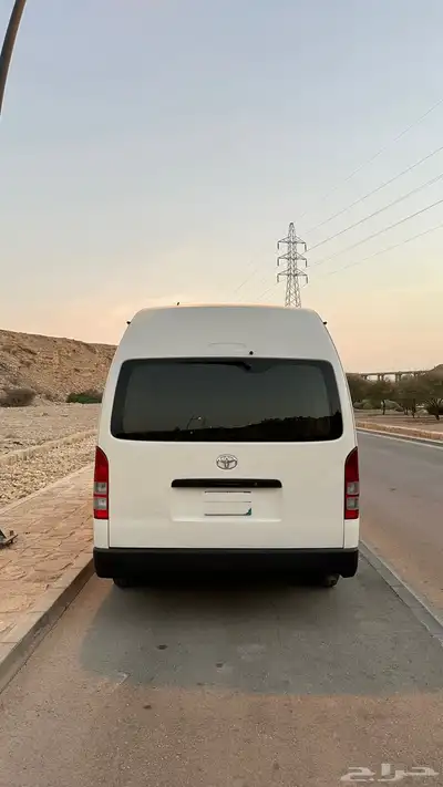 باص تيوتا 4