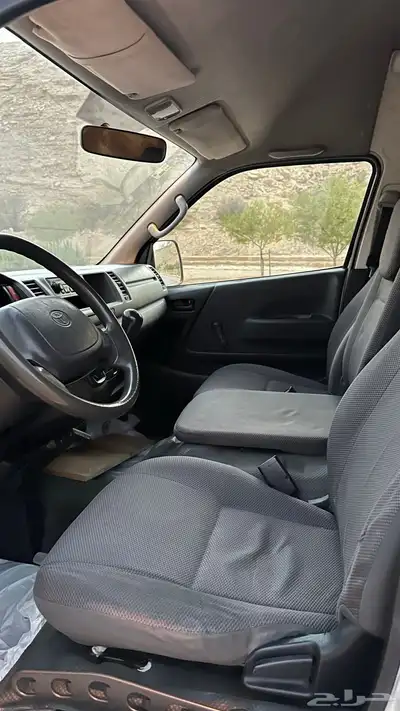 باص تيوتا 15