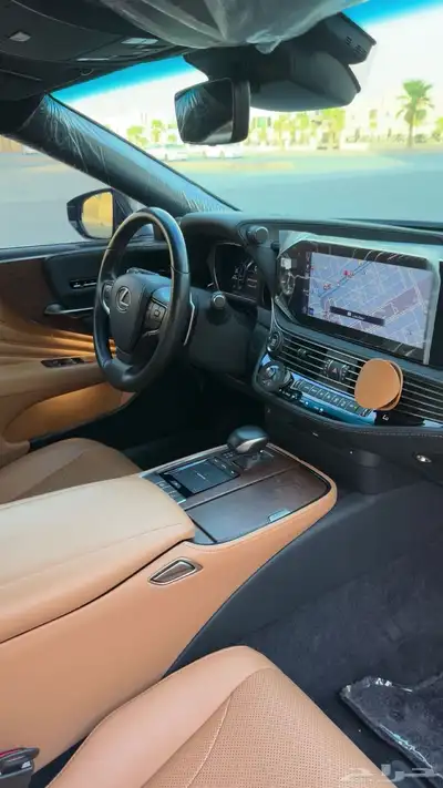 لكزس LS350 2021 8
