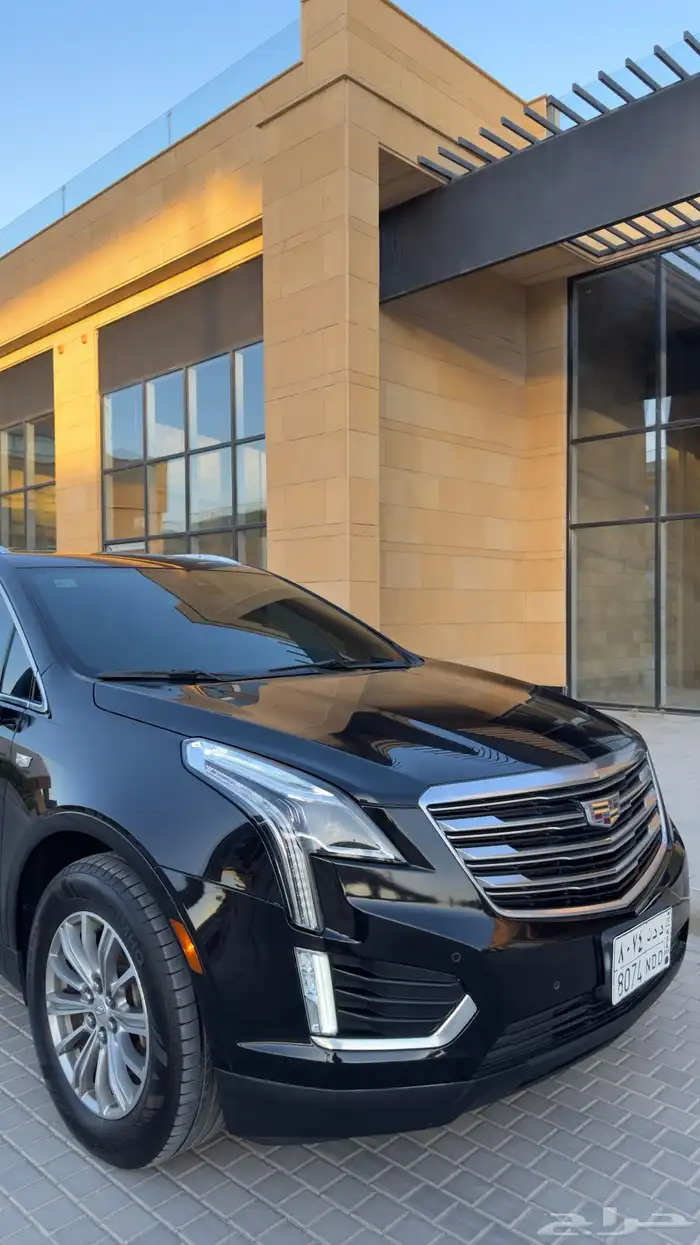 كاديلاك XT5 10