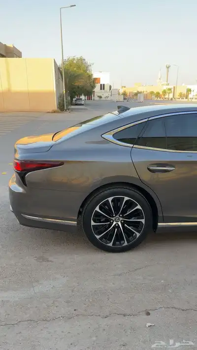 لكزس LS350 2021 6