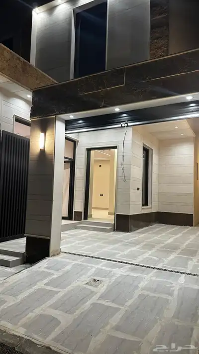 شقة في فله للبيع في حي الندوة بموقع مميز وأسعار جدا  مناسبة 9