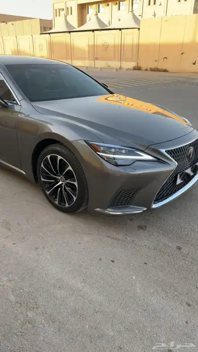 لكزس LS350 2021 17
