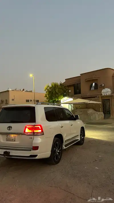 لاندكروزر 3