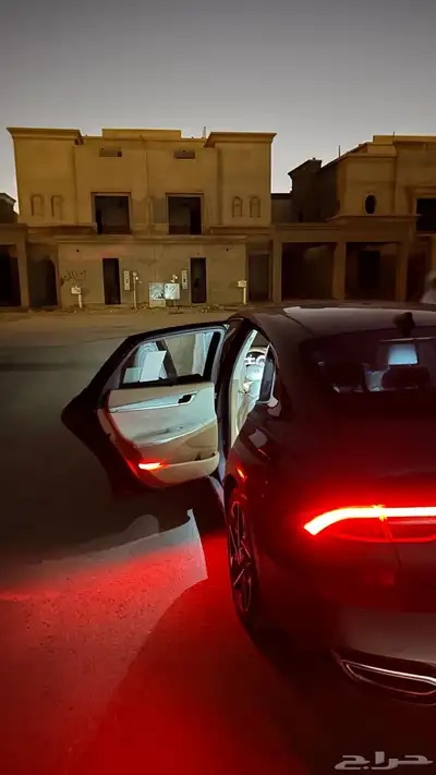 ازيرا 2023 ( فئة ميد تحت الفل على طول ) ممشى 36 الف 6