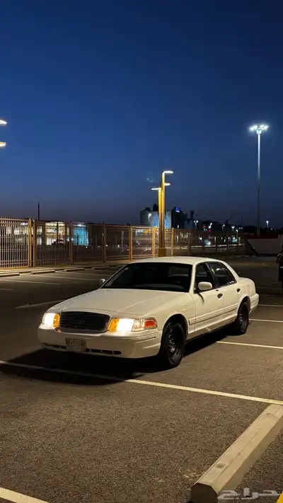فورد كراون فيكتوريا للبيع 3