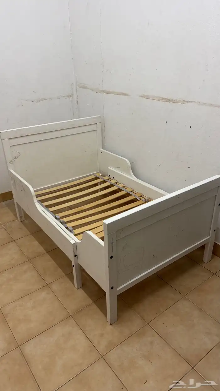 سرير اطفال 2