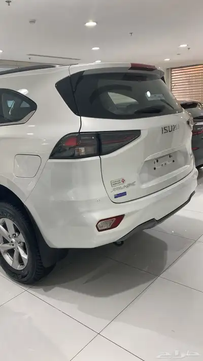 ايسوزو MUX 2024 1