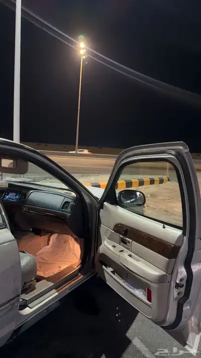فورد 2008 جراند ماركيز 8