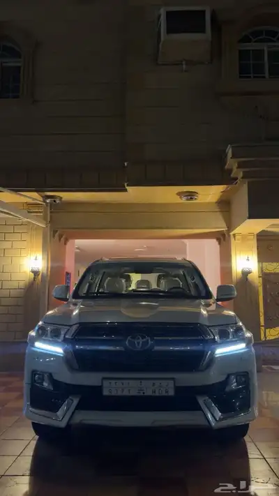 لاندكروزر 2020 فل كامل VX.S 4