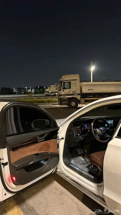 اودي A8 18