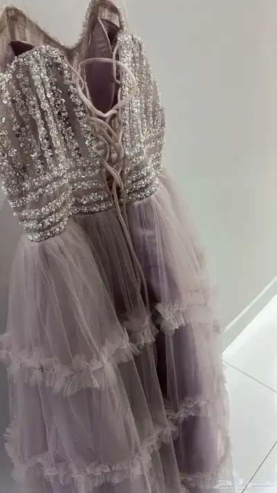 فستان مستعمل للبيع استعمال نظيف مره وحده فقط 0