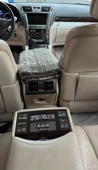 لكزس LS 460 شورت 14