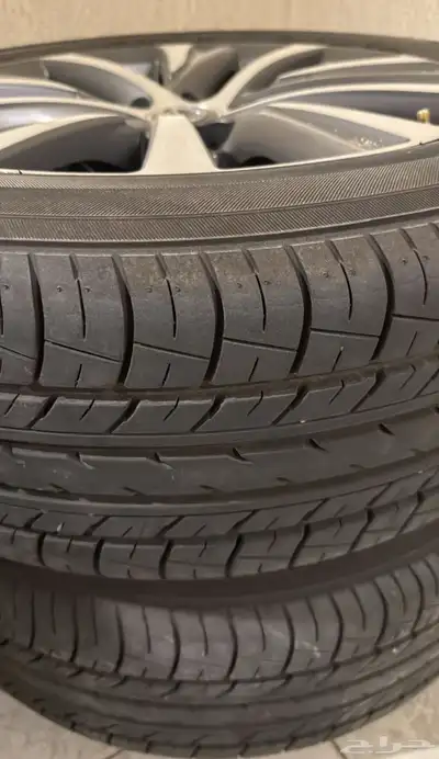 كفرات شبه جديد 215 55 17 1