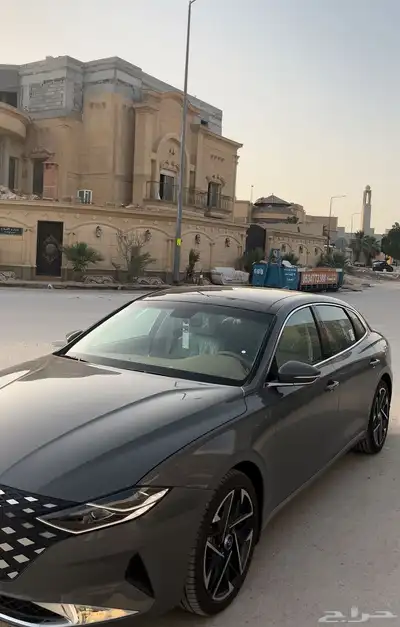 ازيرا 2023 ( فئة ميد تحت الفل على طول ) ممشى 36 الف 0