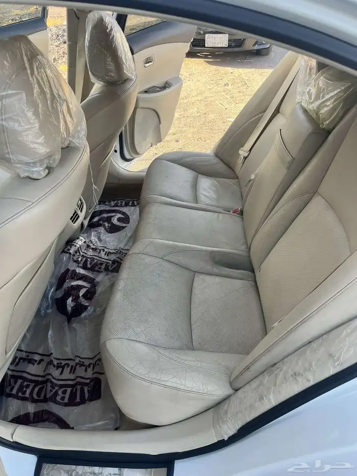 لكزس ES350 السيارة بقراطيس الوكالة من الداخل 9
