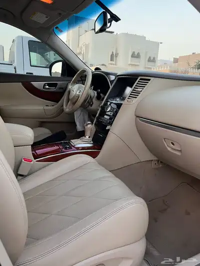 انفينتي 2014 QX70 10