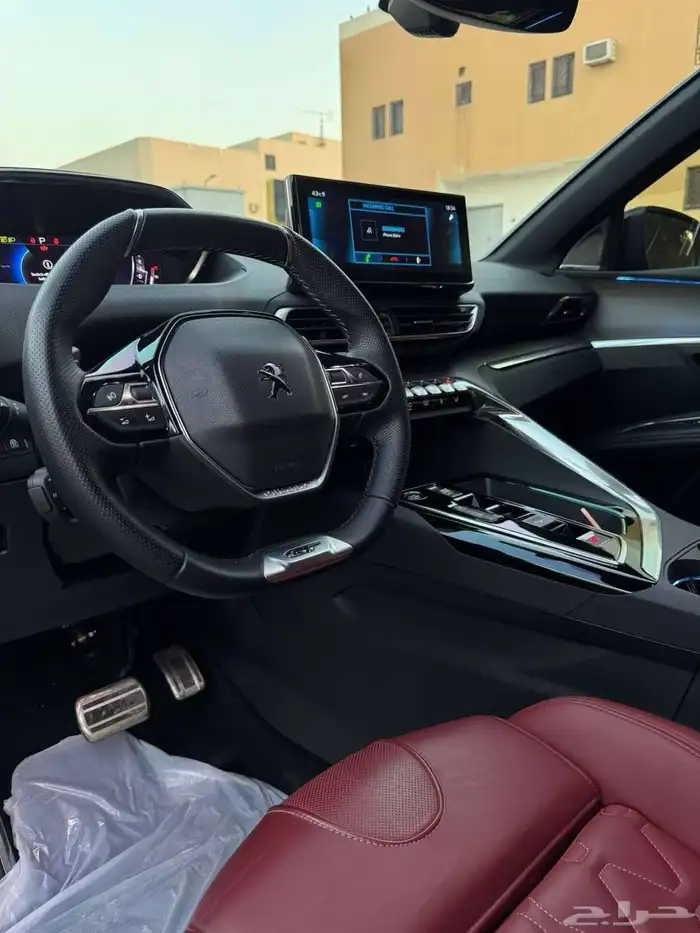 السيارة بيجو 3008 GT موديل 2024 1