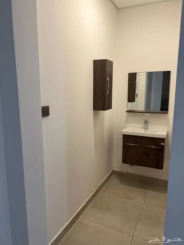 لبيع فيلا بحي النرجس 11