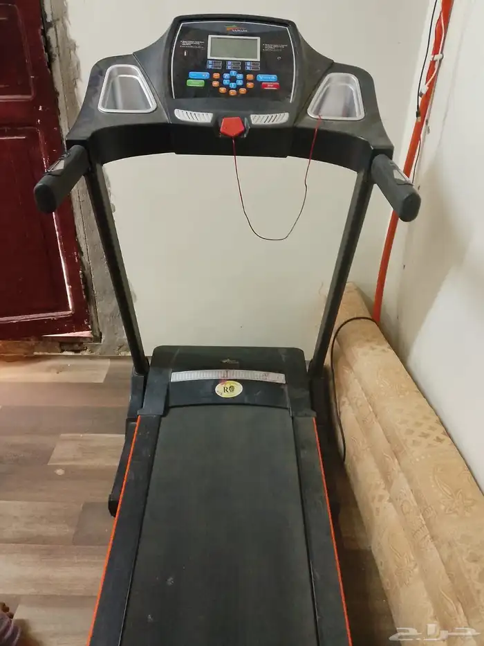 سير رياضي شبه جديد استخدام شهر 1