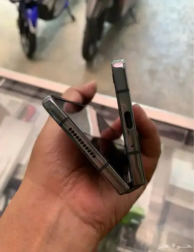 للبيع او بدل بايفون جلاكسي سامسونج زد فولد Z Fold 4 3