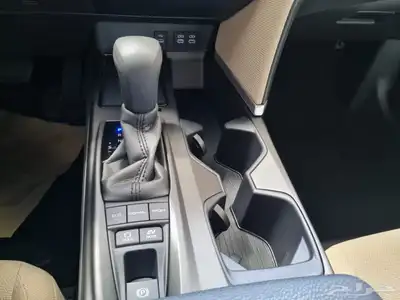 كامري هايبرد E 11