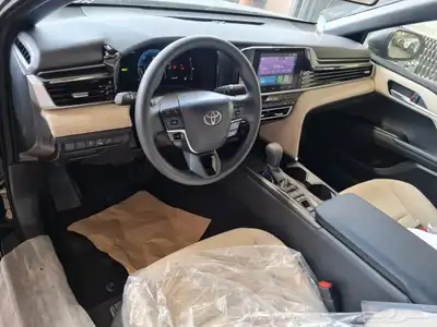 كامري هايبرد E 1
