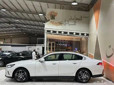 بي ام دبليو 520i 2024 . رصد الفخامة 7