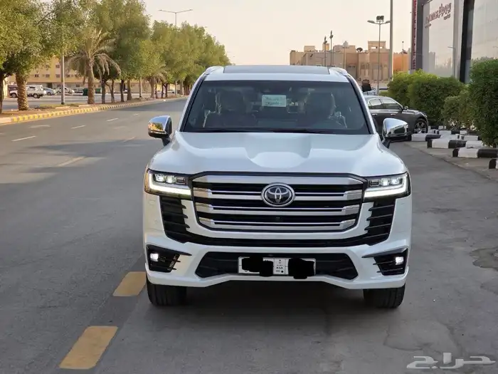 لاندكروزر2024 VXS بحالة الوكالة 1