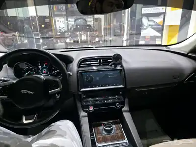 جاكور F pace 2020 للبيع 6
